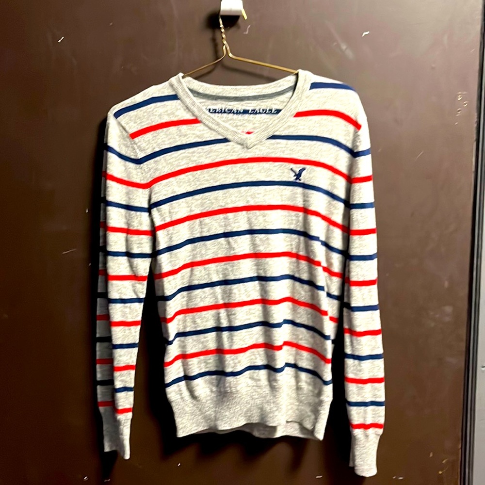 Small American Eagle long sleeved cuffed tee
